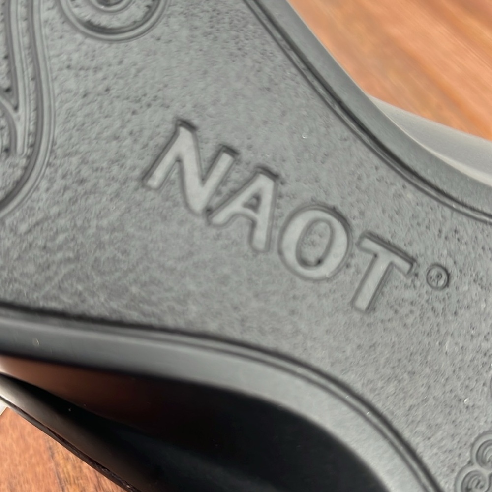 NAOT sandals size 35 - Picture 8 of 9
